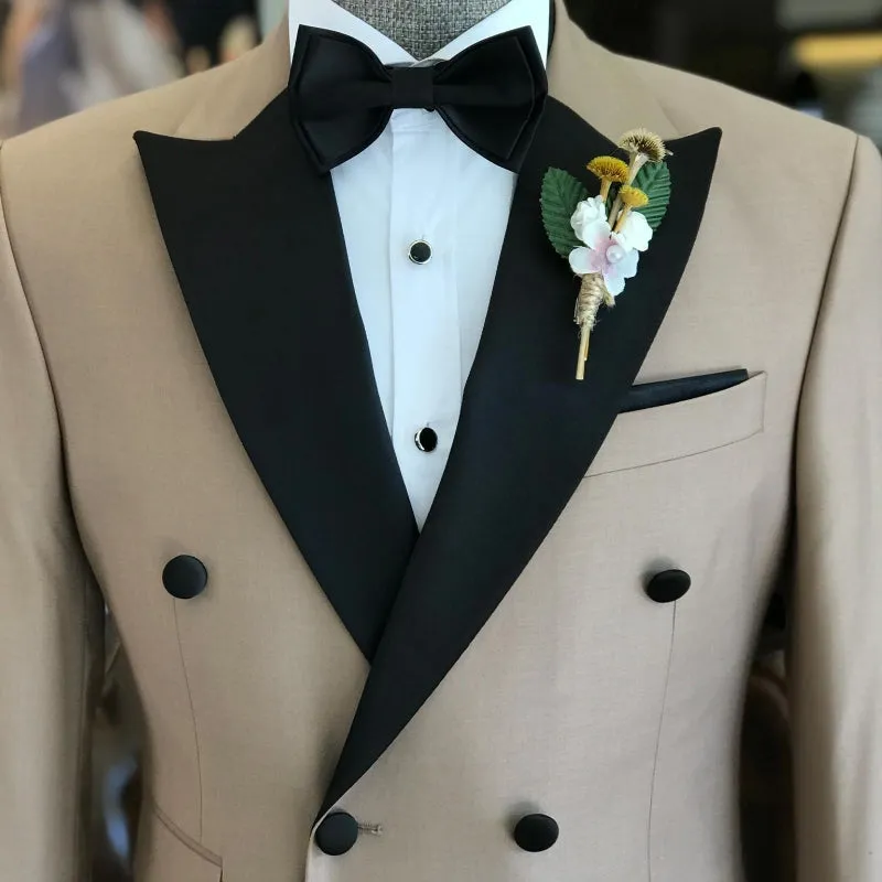 Alvis Stylish Khaki Peaked Lapel Double-Breasted Prom Outfit