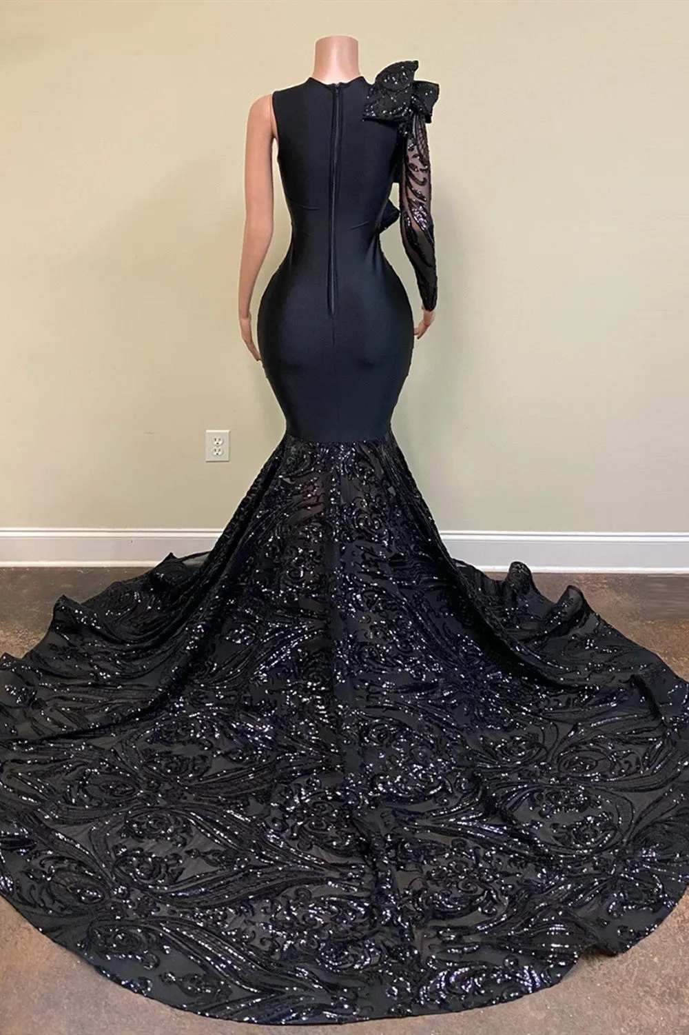 Chic Black Long Sleeve Asymmetrical Floor Length Mermaid Prom Dress