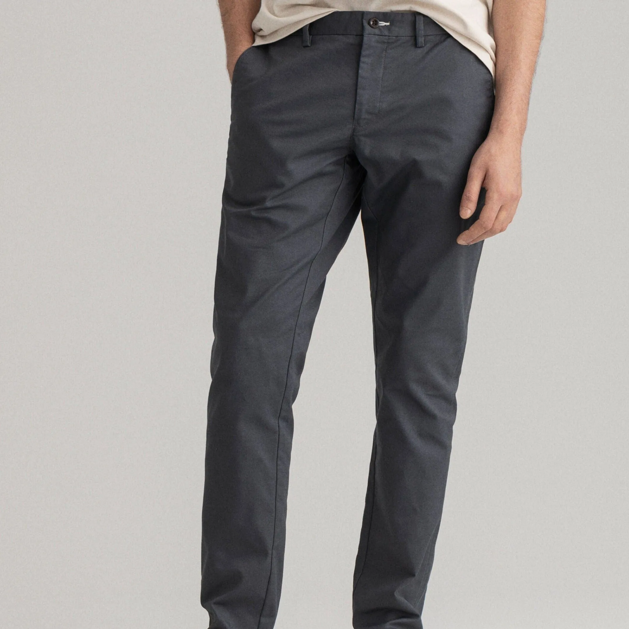 GANT Hallden Slim Fit Tech Prep™ Chinos in Antracite