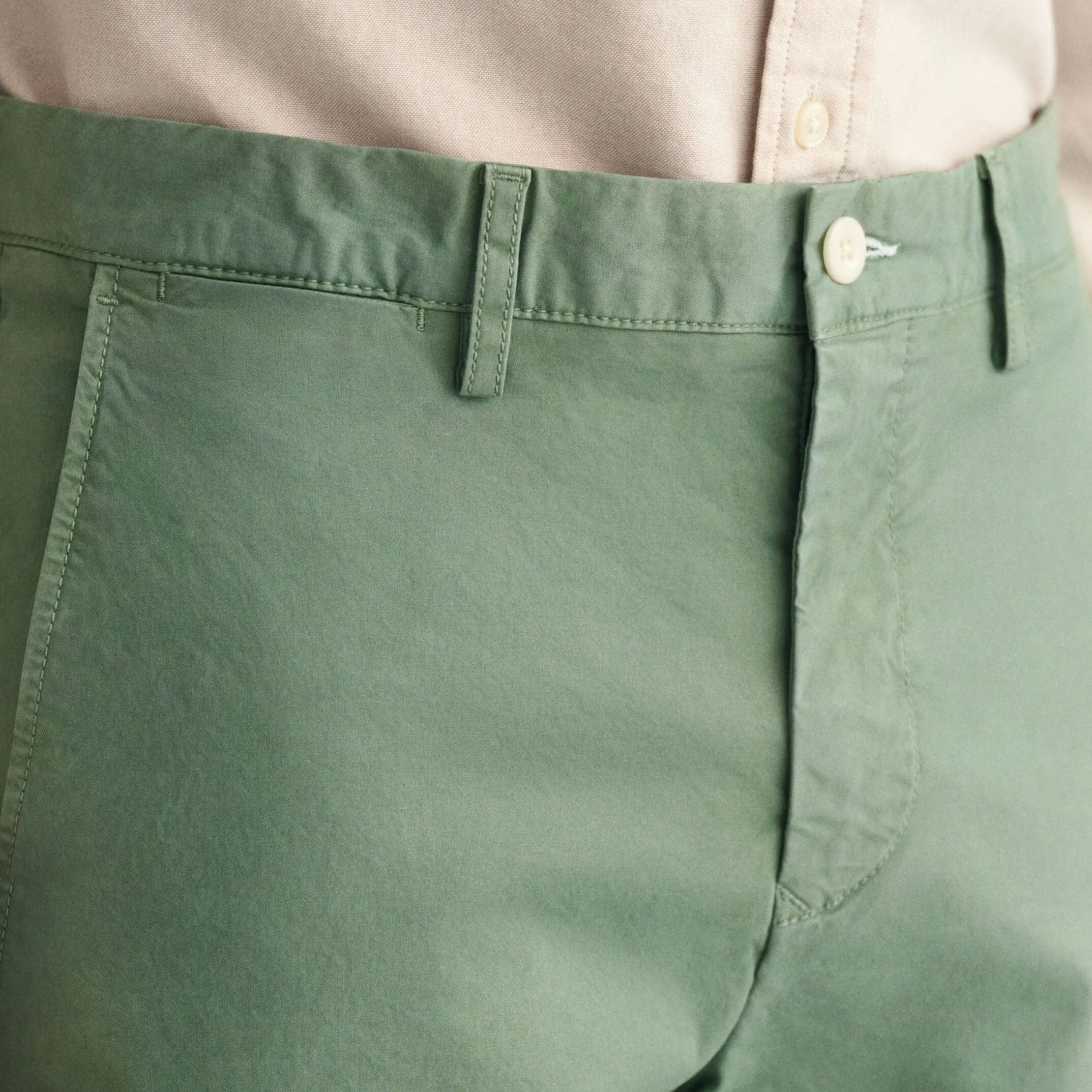 Gant Slim Fit Sunfaded Shorts in Kalamata Green