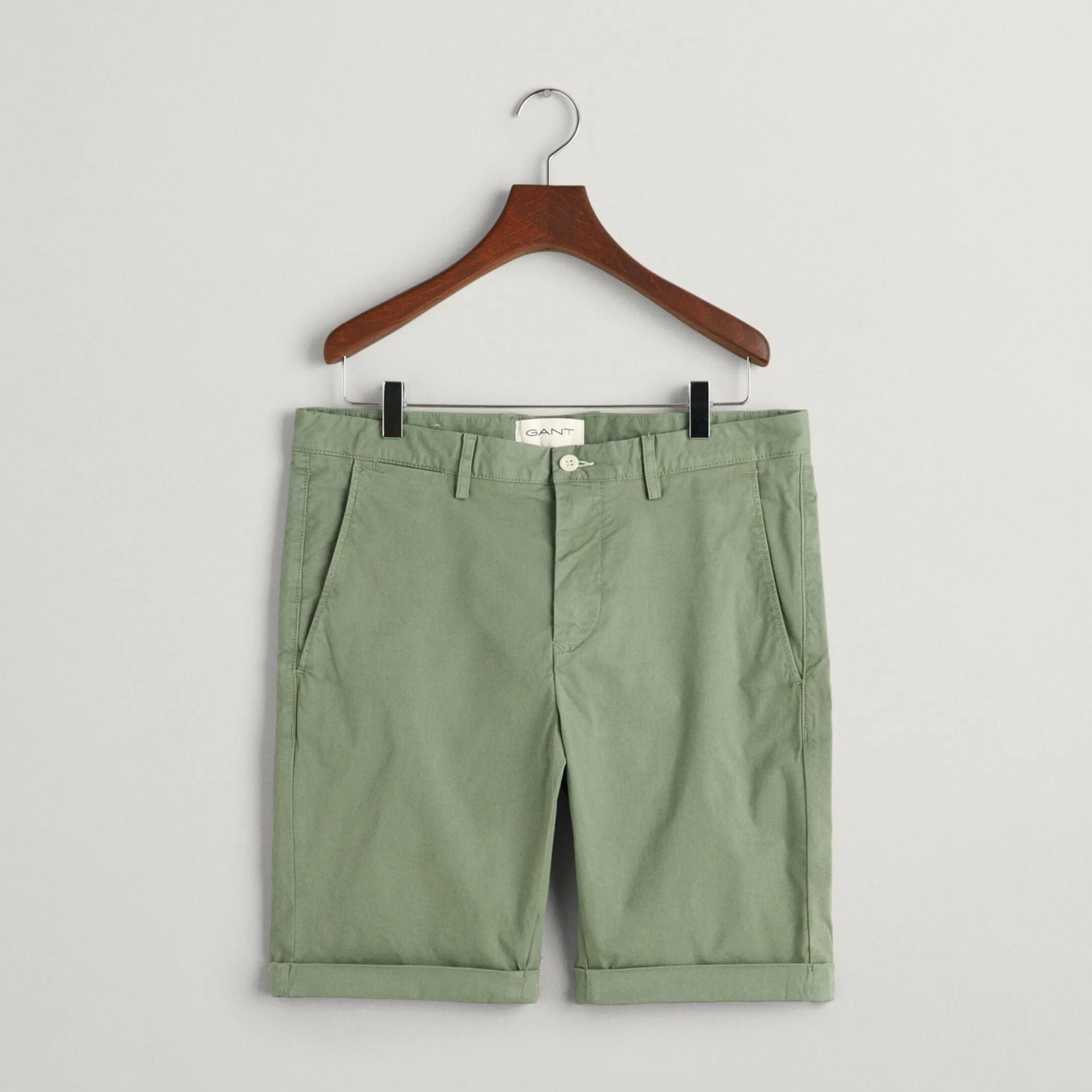 Gant Slim Fit Sunfaded Shorts in Kalamata Green